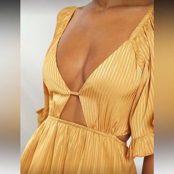 SHEIN Unity Satin Plunge Neck Romper With Ruffle Sleeves size M - Picture 5 of 5